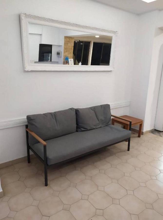 Butterfly Studios, Faliraki Luaran gambar