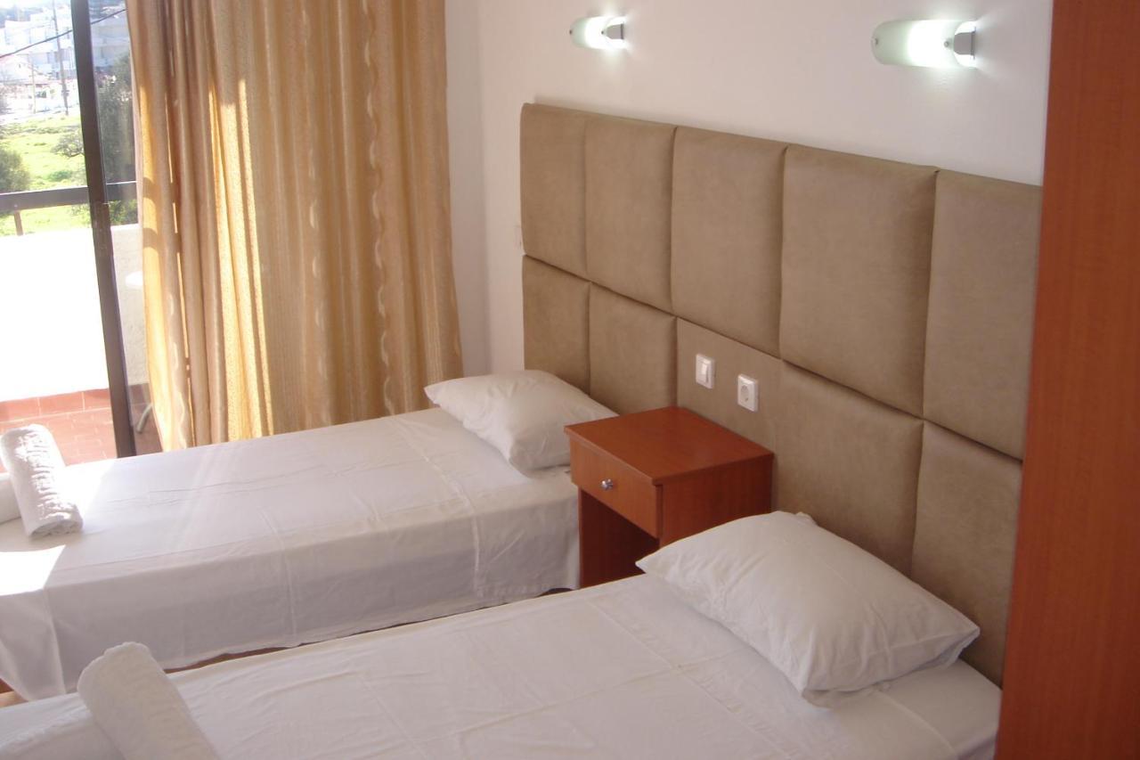 Butterfly Studios, Faliraki Luaran gambar