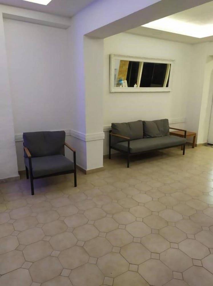 Butterfly Studios, Faliraki Luaran gambar
