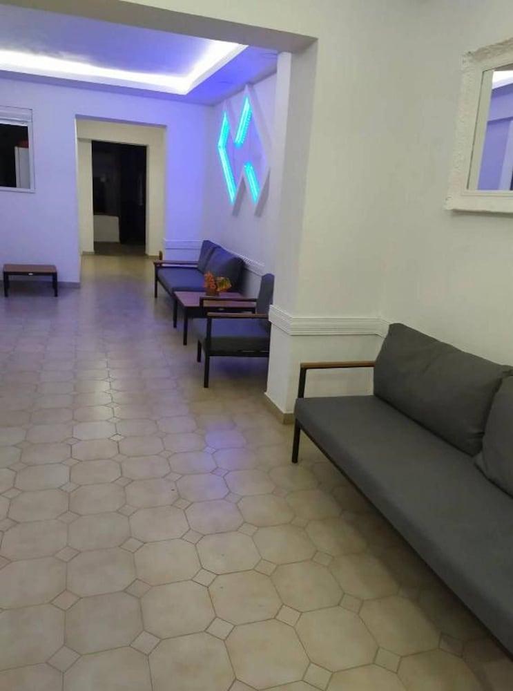 Butterfly Studios, Faliraki Luaran gambar