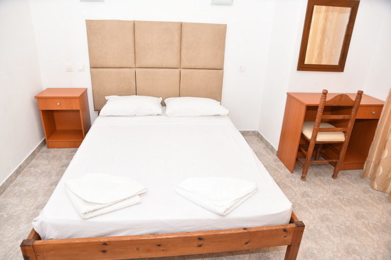Butterfly Studios, Faliraki Luaran gambar