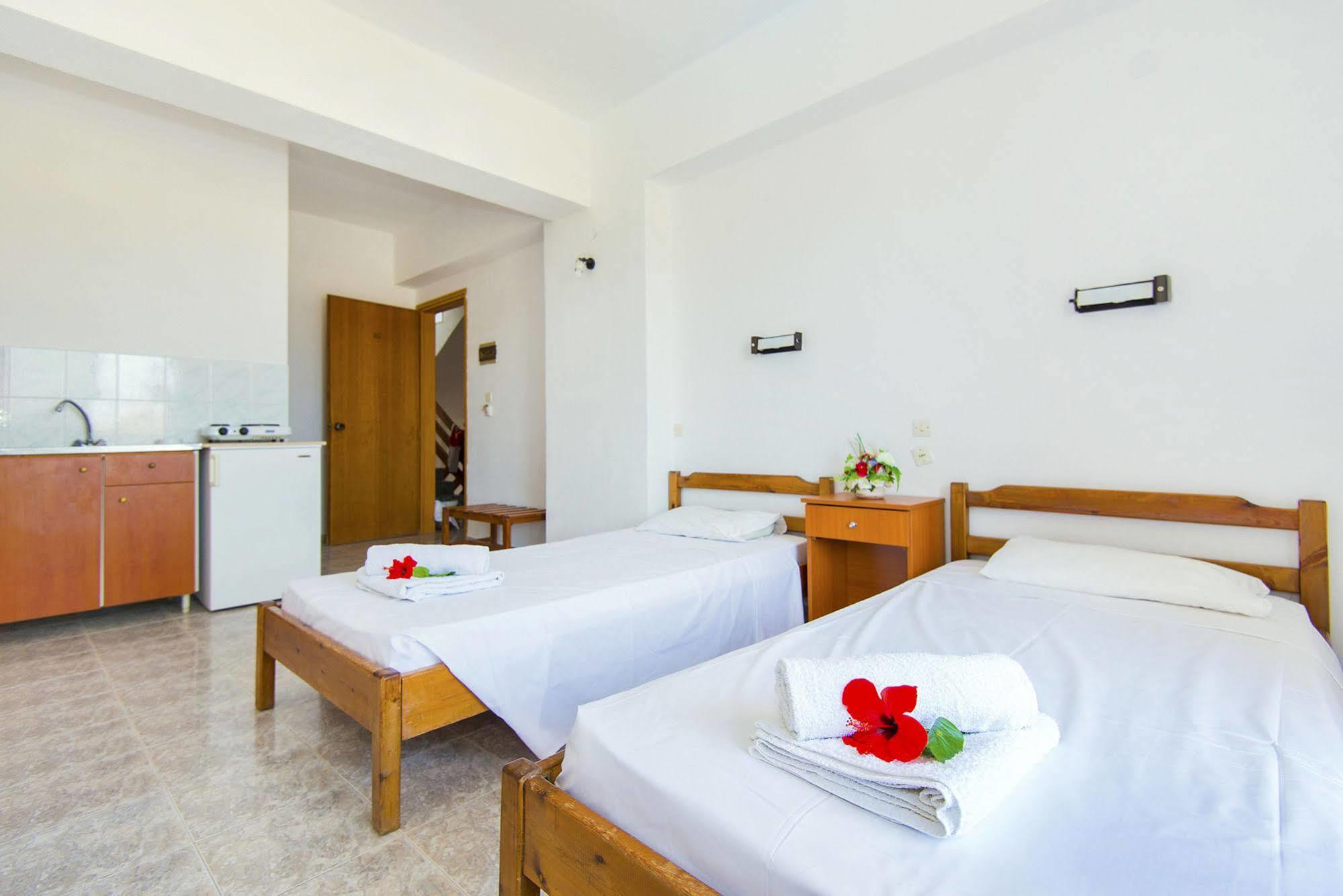 Butterfly Studios, Faliraki Luaran gambar